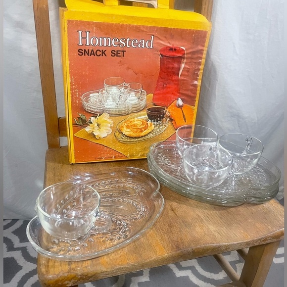 Vintage Homestead Federal Glass Company: 8 Piece Snack Set New - Picture 2 of 5
